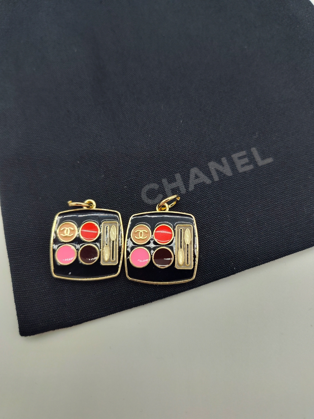 CHANEL Vintage Makeup Palette Zipper Pull Charms Gold Black Enamel Pair EUC